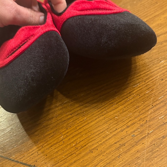 Betsey Johnson Velvet Lips Slippers Sz 7 8 Medium Red & Black Quilted Insole EUC - Picture 6 of 9